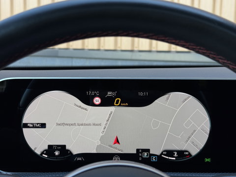 Mercedes-Benz CLA-Klasse 200 Premium Plus AMG | Panoramadak | Sfeerverlichting | Multibeam Led | 19" Lichtmetaal | Camera | Stoelverwarming | Lane Assist | Dodehoeksensor |