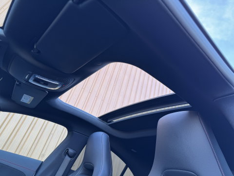 Mercedes-Benz CLA-Klasse 200 Premium Plus AMG | Panoramadak | Sfeerverlichting | Multibeam Led | 19" Lichtmetaal | Camera | Stoelverwarming | Lane Assist | Dodehoeksensor |