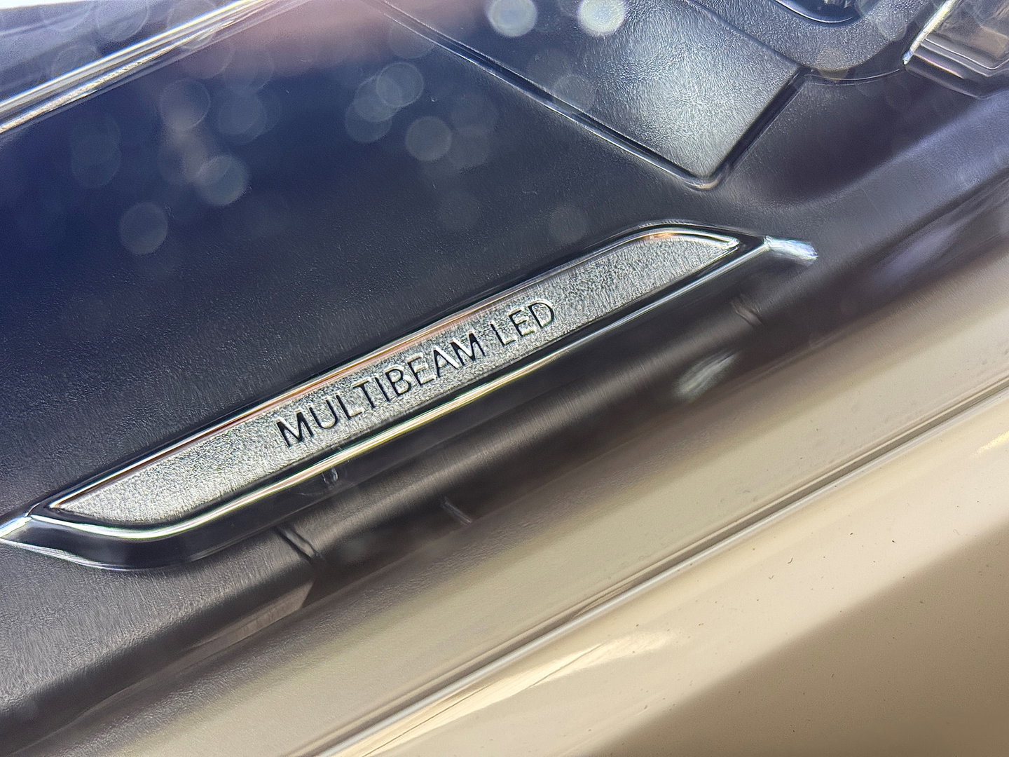 Mercedes-Benz CLA-Klasse 200 Premium Plus AMG | Panoramadak | Sfeerverlichting | Multibeam Led | 19" Lichtmetaal | Camera | Stoelverwarming | Lane Assist | Dodehoeksensor |