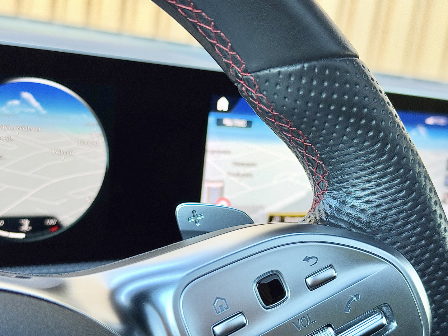 Mercedes-Benz CLA-Klasse 200 Premium Plus AMG | Panoramadak | Sfeerverlichting | Multibeam Led | 19" Lichtmetaal | Camera | Stoelverwarming | Lane Assist | Dodehoeksensor |