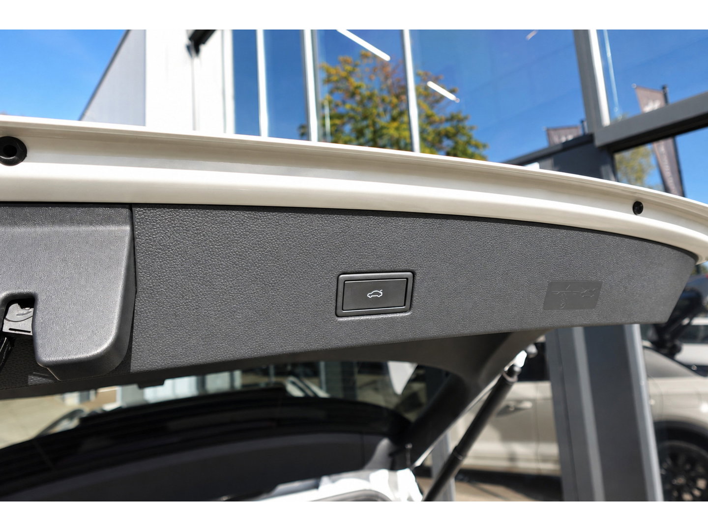 Volkswagen T-Roc 1.5 TSI R-Line PANO BEATS ASCOT GREY VOL