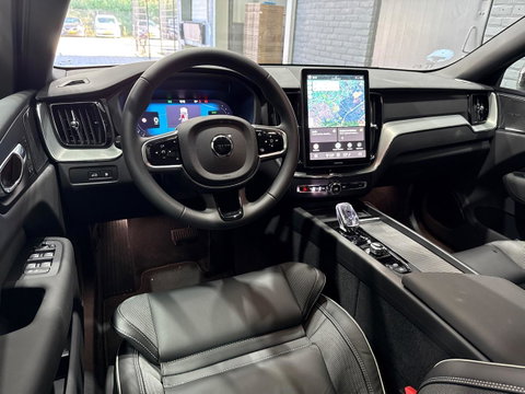 Volvo XC60 T6 Plus Black Edition | Harman/Kardon | Pilot Assist | Panoramadak | 360° Camera | Head-Up | Stoel+Stuurverwarming | 21 Inch