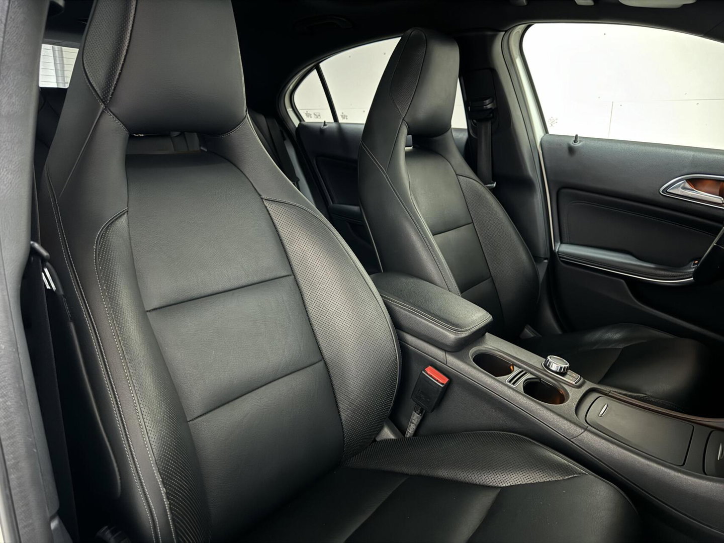 Mercedes-Benz A-Klasse 200 AMG Pano Leer H/K Camera NAP