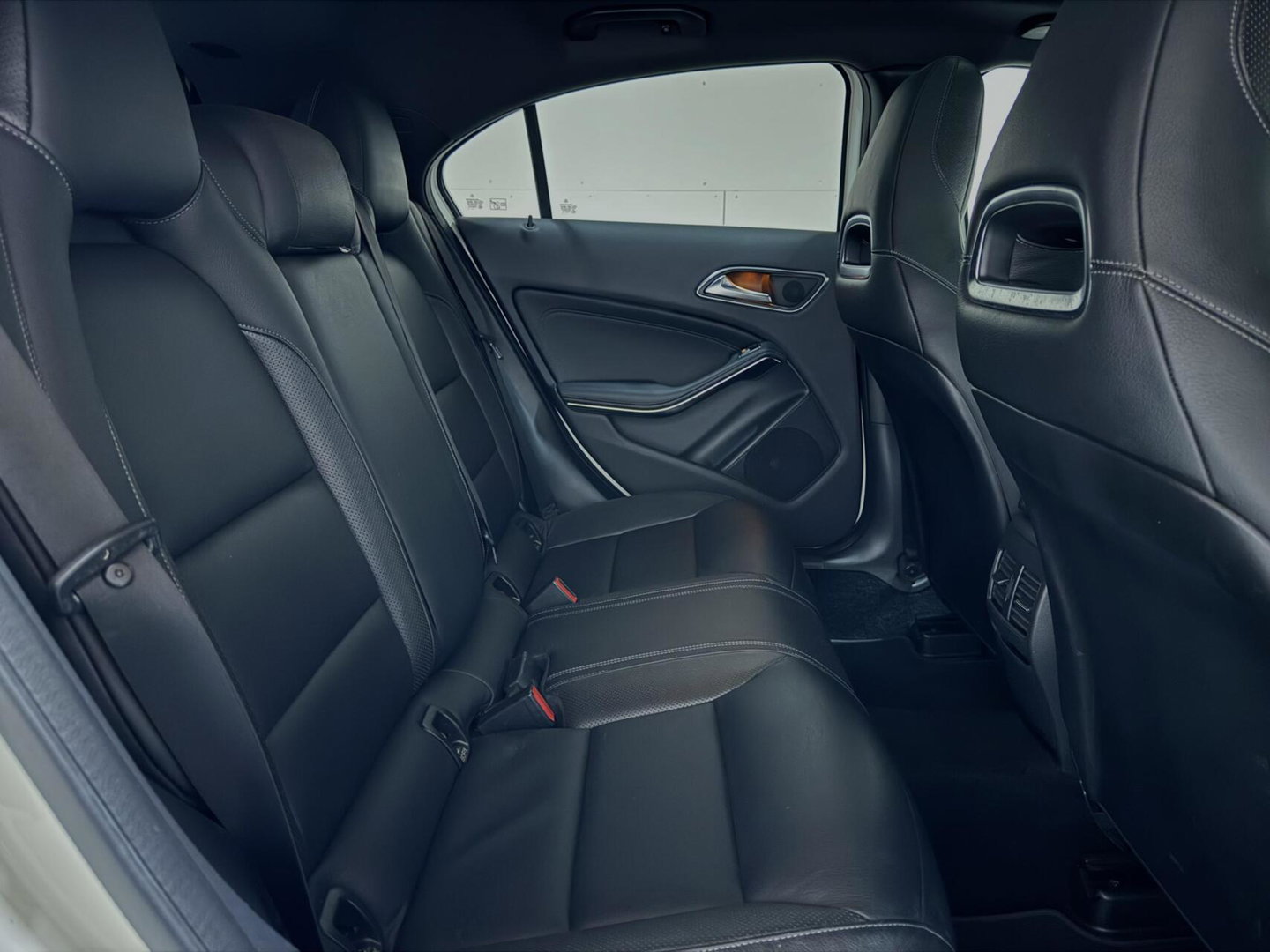 Mercedes-Benz A-Klasse 200 AMG Pano Leer H/K Camera NAP