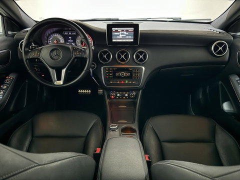 Mercedes-Benz A-Klasse 200 AMG Pano Leer H/K Camera NAP