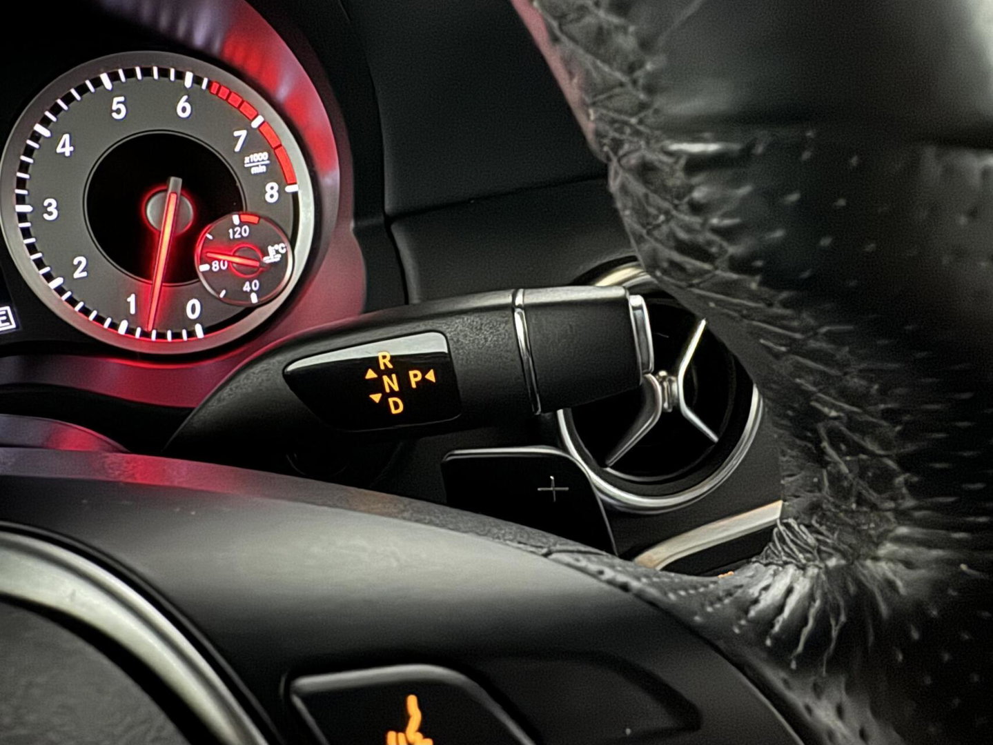 Mercedes-Benz A-Klasse 200 AMG Pano Leer H/K Camera NAP