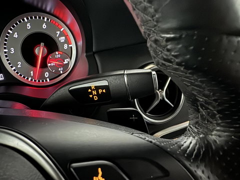 Mercedes-Benz A-Klasse 200 AMG Pano Leer H/K Camera NAP
