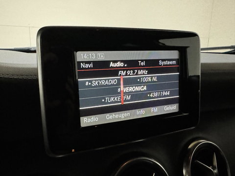 Mercedes-Benz A-Klasse 200 AMG Pano Leer H/K Camera NAP