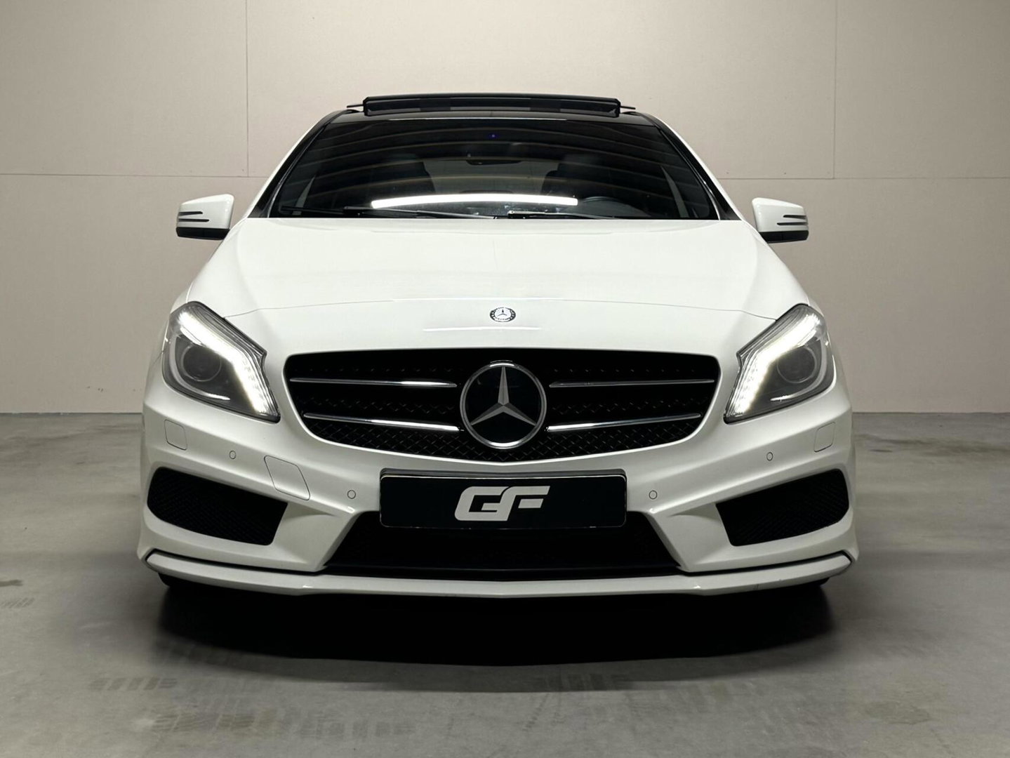 Mercedes-Benz A-Klasse 200 AMG Pano Leer H/K Camera NAP