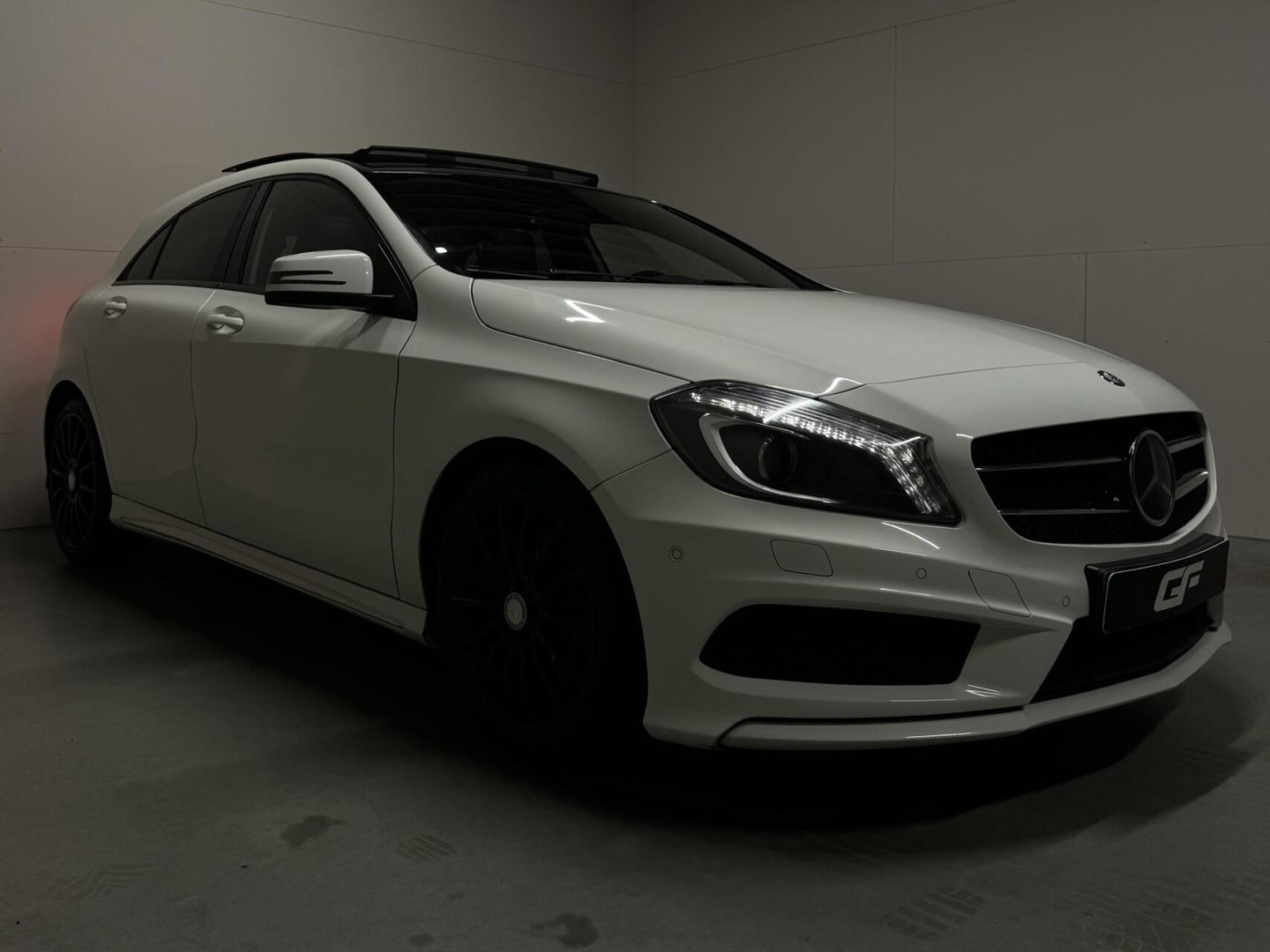 Mercedes-Benz A-Klasse 200 AMG Pano Leer H/K Camera NAP