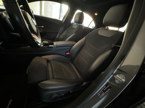 Mercedes-Benz A-Klasse 180 AMG Pano|Stoelverwarming|Camera|Lane Assist
