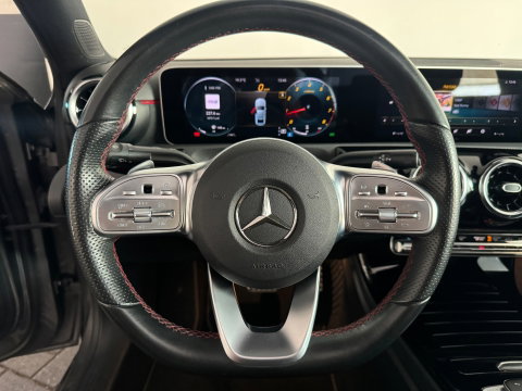 Mercedes-Benz A-Klasse 180 AMG Pano|Stoelverwarming|Camera|Lane Assist