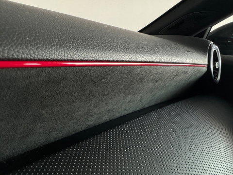 Mercedes-Benz A-Klasse 180 AMG Pano|Stoelverwarming|Camera|Lane Assist