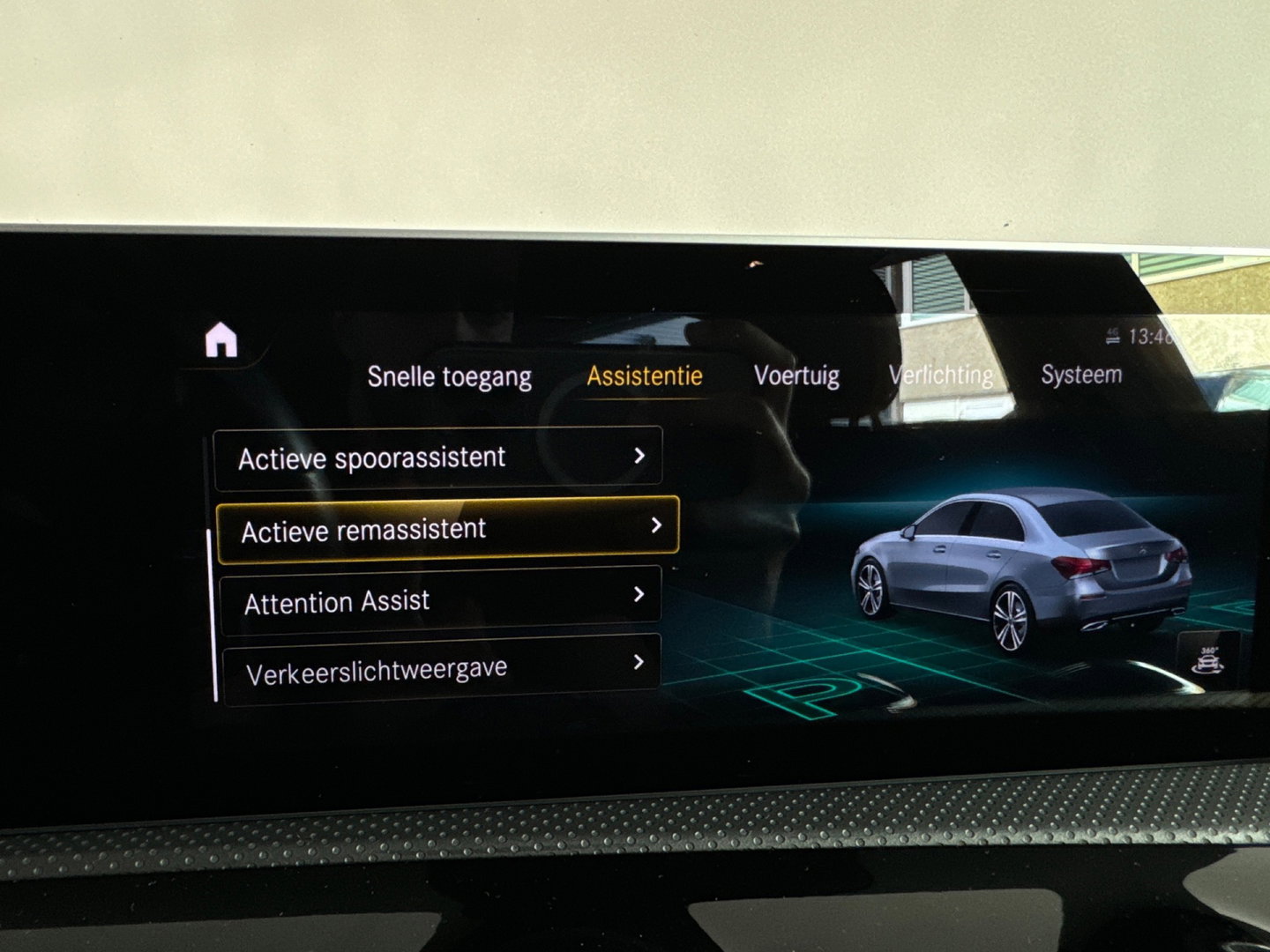 Mercedes-Benz A-Klasse 180 AMG Pano|Stoelverwarming|Camera|Lane Assist