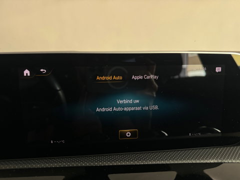 Mercedes-Benz A-Klasse 180 AMG Pano|Stoelverwarming|Camera|Lane Assist