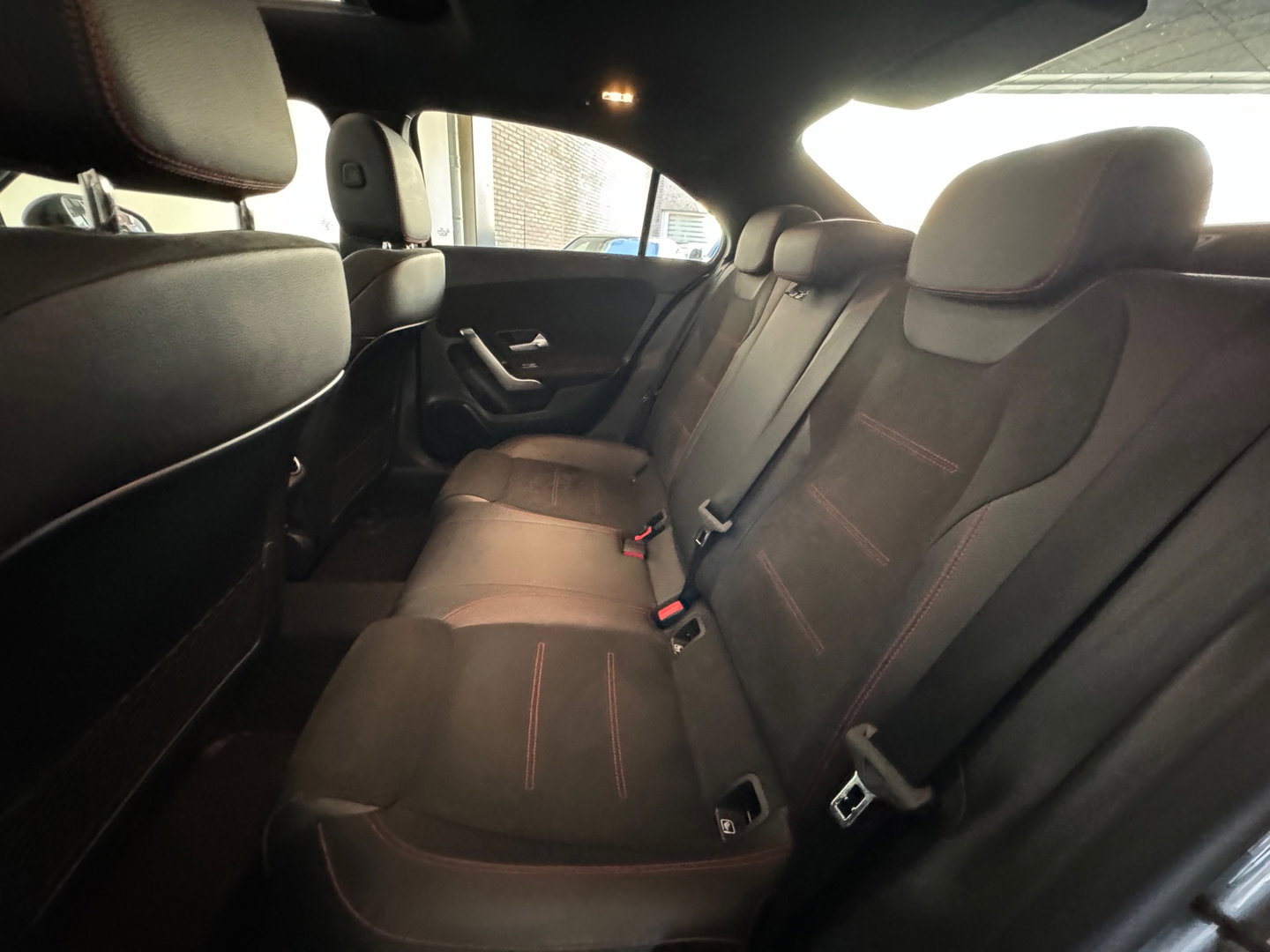 Mercedes-Benz A-Klasse 180 AMG Pano|Stoelverwarming|Camera|Lane Assist