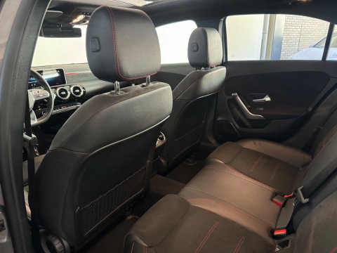 Mercedes-Benz A-Klasse 180 AMG Pano|Stoelverwarming|Camera|Lane Assist