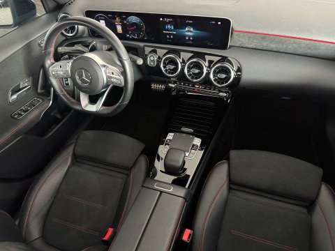 Mercedes-Benz A-Klasse 180 AMG Pano|Stoelverwarming|Camera|Lane Assist