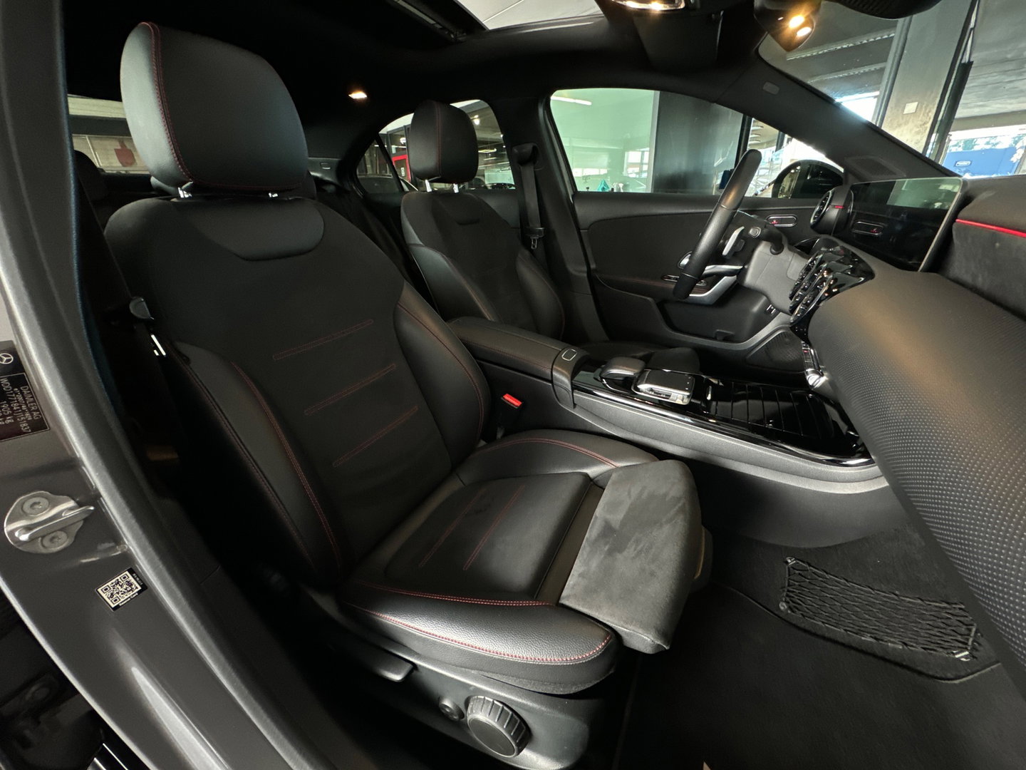 Mercedes-Benz A-Klasse 180 AMG Pano|Stoelverwarming|Camera|Lane Assist