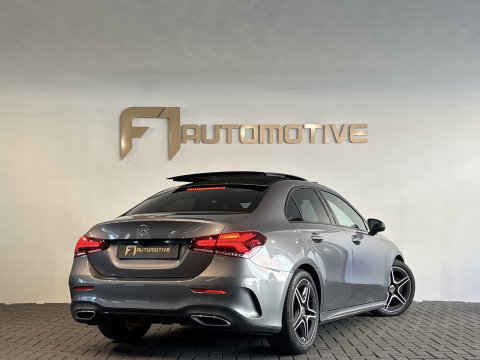 Mercedes-Benz A-Klasse 180 AMG Pano|Stoelverwarming|Camera|Lane Assist