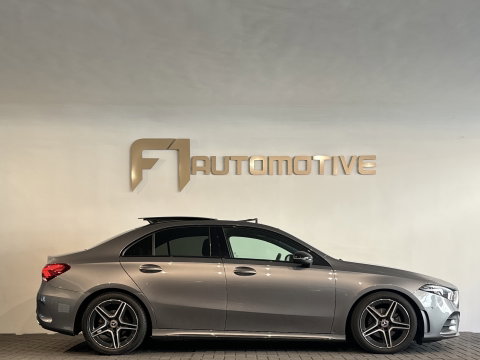 Mercedes-Benz A-Klasse 180 AMG Pano|Stoelverwarming|Camera|Lane Assist