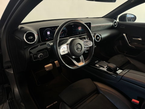 Mercedes-Benz A-Klasse 180 AMG Pano|Stoelverwarming|Camera|Lane Assist