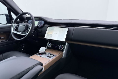 Land Rover Range Rover SV 3.0 P510e | British Racing Green | Rear Seat Entertainment | 23 Inch | Meridian Signature | ClearSight | Massage