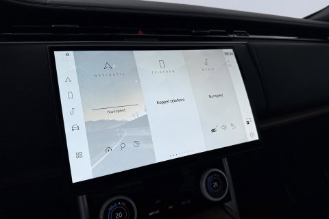 Land Rover Range Rover SV 3.0 P510e | British Racing Green | Rear Seat Entertainment | 23 Inch | Meridian Signature | ClearSight | Massage