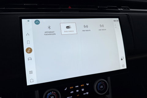 Land Rover Range Rover SV 3.0 P510e | British Racing Green | Rear Seat Entertainment | 23 Inch | Meridian Signature | ClearSight | Massage
