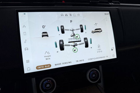 Land Rover Range Rover SV 3.0 P510e | British Racing Green | Rear Seat Entertainment | 23 Inch | Meridian Signature | ClearSight | Massage