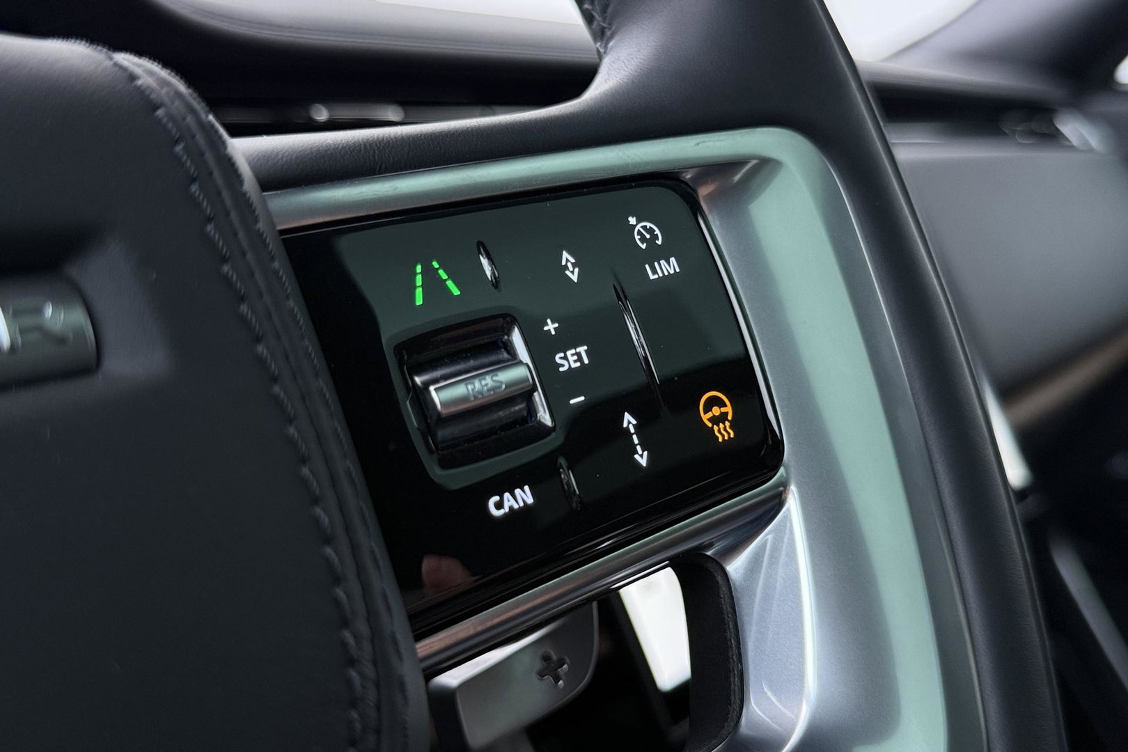 Land Rover Range Rover SV 3.0 P510e | British Racing Green | Rear Seat Entertainment | 23 Inch | Meridian Signature | ClearSight | Massage