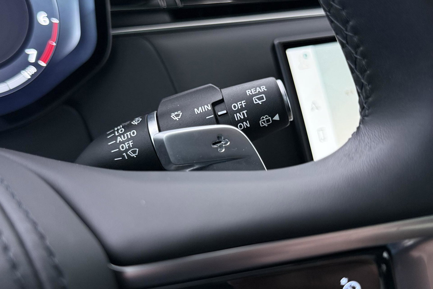 Land Rover Range Rover SV 3.0 P510e | British Racing Green | Rear Seat Entertainment | 23 Inch | Meridian Signature | ClearSight | Massage