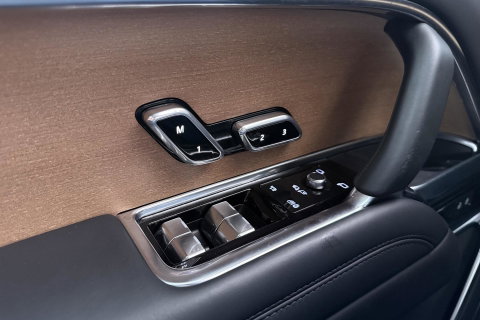 Land Rover Range Rover SV 3.0 P510e | British Racing Green | Rear Seat Entertainment | 23 Inch | Meridian Signature | ClearSight | Massage