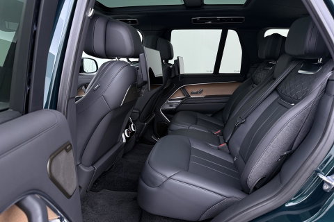 Land Rover Range Rover SV 3.0 P510e | British Racing Green | Rear Seat Entertainment | 23 Inch | Meridian Signature | ClearSight | Massage