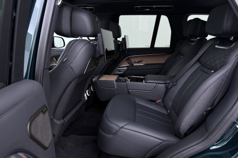 Land Rover Range Rover SV 3.0 P510e | British Racing Green | Rear Seat Entertainment | 23 Inch | Meridian Signature | ClearSight | Massage