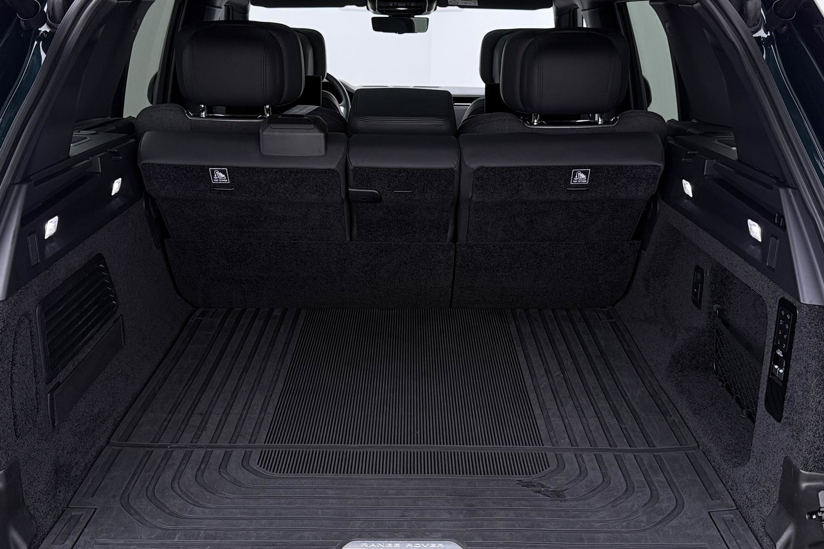 Land Rover Range Rover SV 3.0 P510e | British Racing Green | Rear Seat Entertainment | 23 Inch | Meridian Signature | ClearSight | Massage