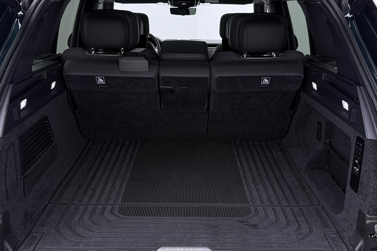 Land Rover Range Rover SV 3.0 P510e | British Racing Green | Rear Seat Entertainment | 23 Inch | Meridian Signature | ClearSight | Massage