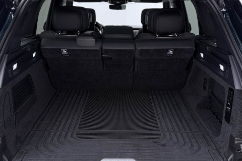 Land Rover Range Rover SV 3.0 P510e | British Racing Green | Rear Seat Entertainment | 23 Inch | Meridian Signature | ClearSight | Massage