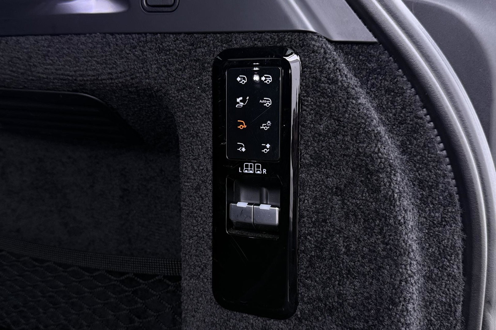 Land Rover Range Rover SV 3.0 P510e | British Racing Green | Rear Seat Entertainment | 23 Inch | Meridian Signature | ClearSight | Massage