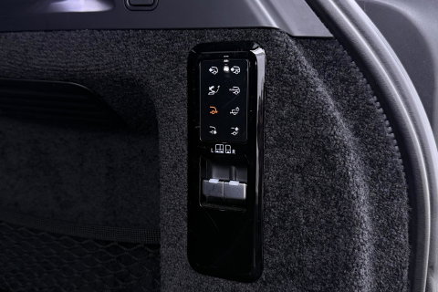 Land Rover Range Rover SV 3.0 P510e | British Racing Green | Rear Seat Entertainment | 23 Inch | Meridian Signature | ClearSight | Massage