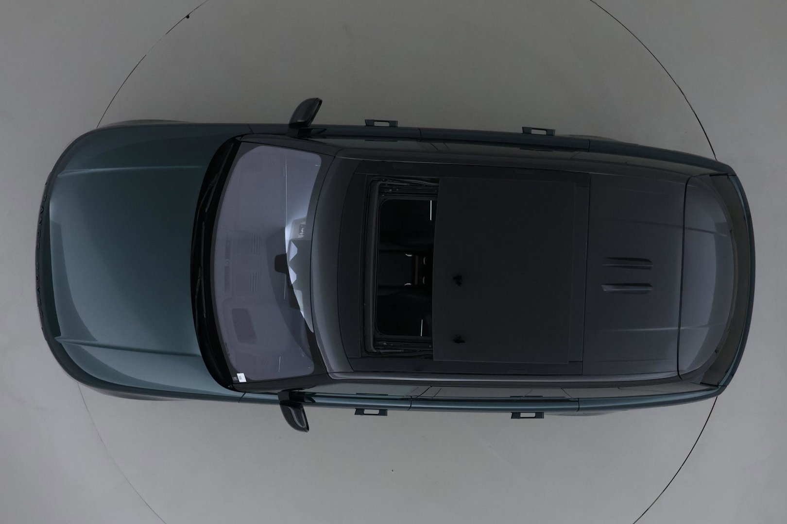 Land Rover Range Rover SV 3.0 P510e | British Racing Green | Rear Seat Entertainment | 23 Inch | Meridian Signature | ClearSight | Massage
