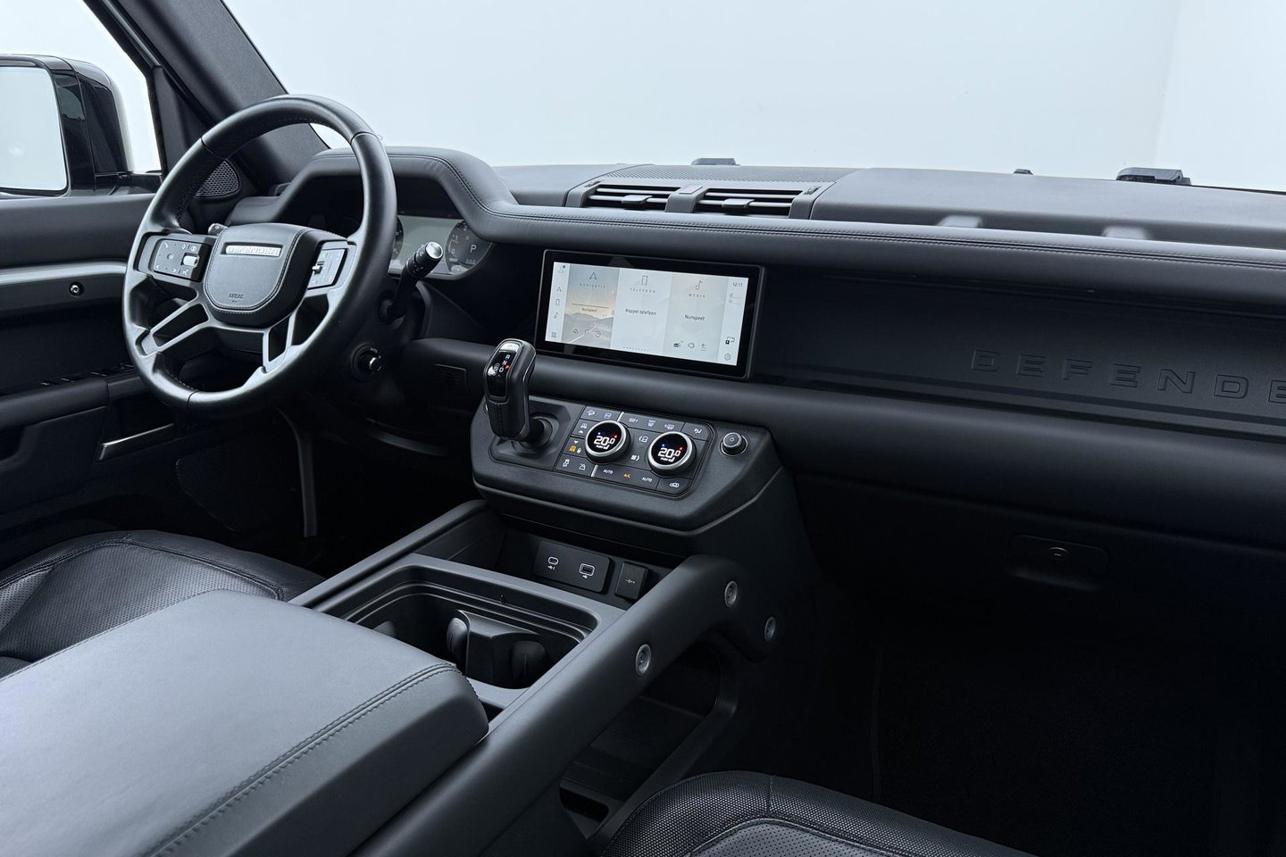 Land Rover Defender 110 2.0 P400e 110 SE | Luchtvering | Panoramadak | 360° Camera | Stoelventilatie | Trekhaak | Matrix LED | 22 Inch | ACC