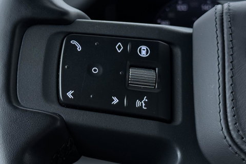 Land Rover Defender 110 2.0 P400e 110 SE | Luchtvering | Panoramadak | 360° Camera | Stoelventilatie | Trekhaak | Matrix LED | 22 Inch | ACC