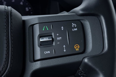 Land Rover Defender 110 2.0 P400e 110 SE | Luchtvering | Panoramadak | 360° Camera | Stoelventilatie | Trekhaak | Matrix LED | 22 Inch | ACC