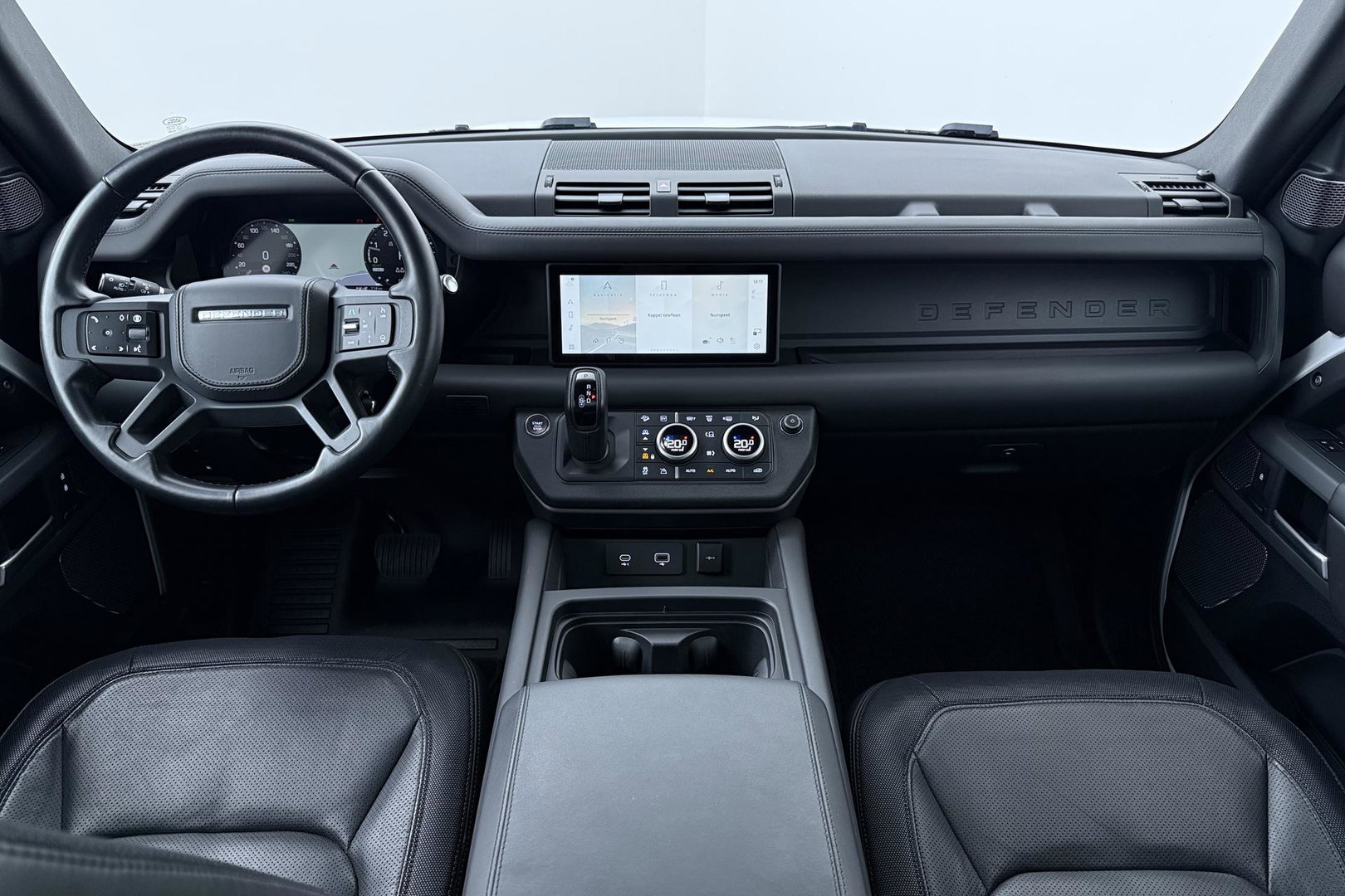 Land Rover Defender 110 2.0 P400e 110 SE | Luchtvering | Panoramadak | 360° Camera | Stoelventilatie | Trekhaak | Matrix LED | 22 Inch | ACC