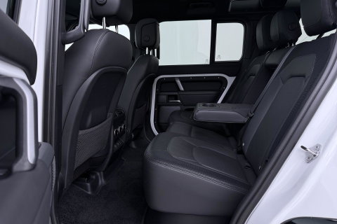 Land Rover Defender 110 2.0 P400e 110 SE | Luchtvering | Panoramadak | 360° Camera | Stoelventilatie | Trekhaak | Matrix LED | 22 Inch | ACC