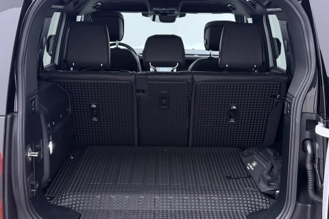 Land Rover Defender 110 2.0 P400e 110 SE | Luchtvering | Panoramadak | 360° Camera | Stoelventilatie | Trekhaak | Matrix LED | 22 Inch | ACC