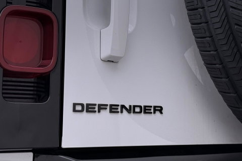 Land Rover Defender 110 2.0 P400e 110 SE | Luchtvering | Panoramadak | 360° Camera | Stoelventilatie | Trekhaak | Matrix LED | 22 Inch | ACC