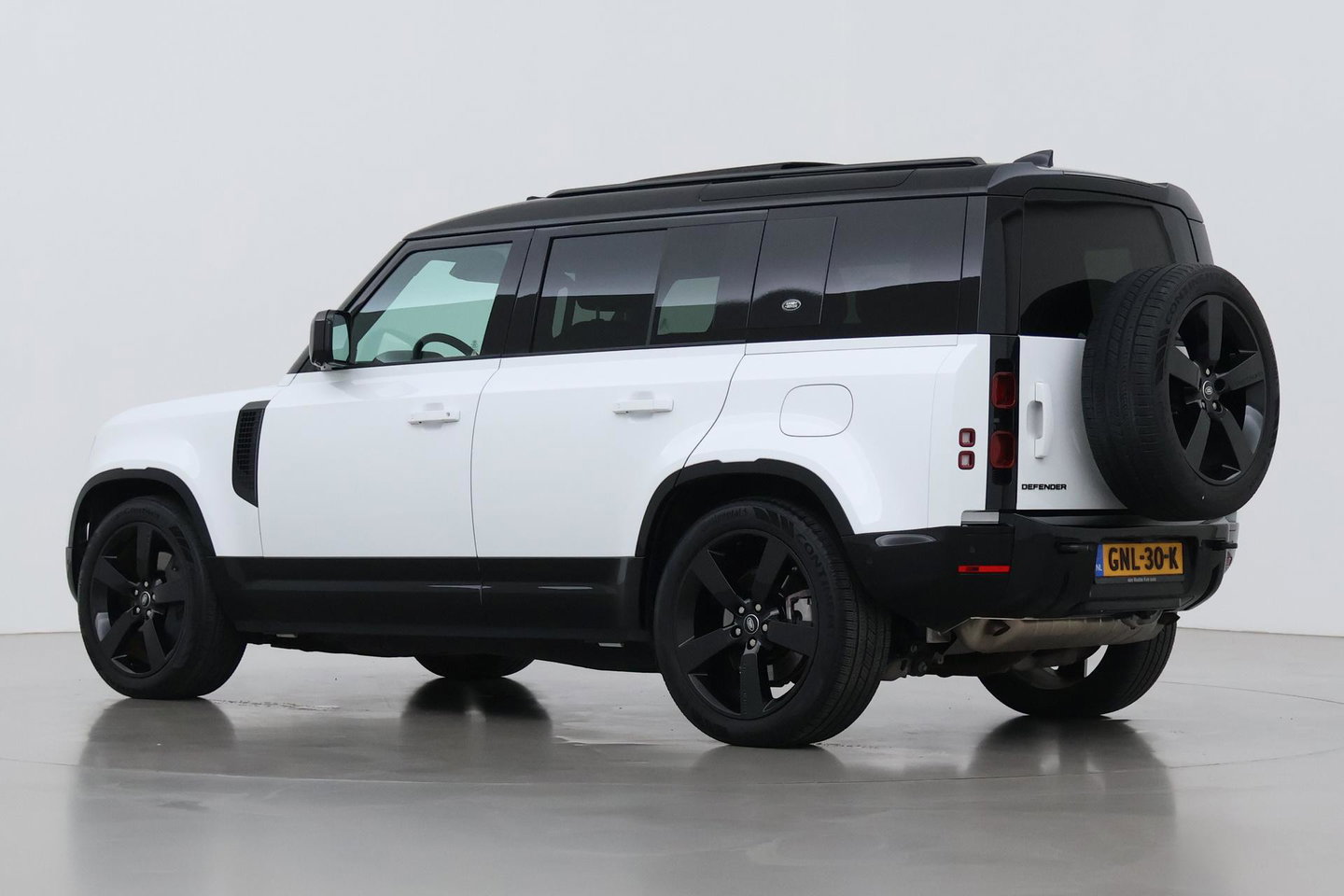 Land Rover Defender 110 2.0 P400e 110 SE | Luchtvering | Panoramadak | 360° Camera | Stoelventilatie | Trekhaak | Matrix LED | 22 Inch | ACC