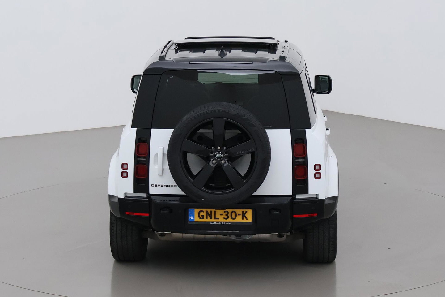 Land Rover Defender 110 2.0 P400e 110 SE | Luchtvering | Panoramadak | 360° Camera | Stoelventilatie | Trekhaak | Matrix LED | 22 Inch | ACC